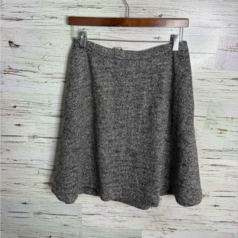 Banana Republic A-Line gray Wool Skirt with pockets size 4